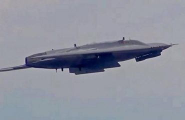 Video: the “Okhotnik” destroys its target with a 500 kg bomb