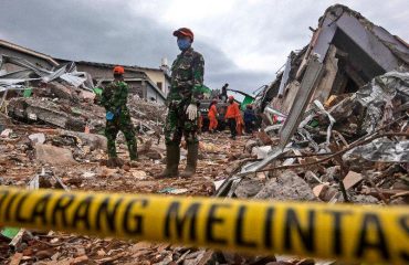 6.2 earthquake kills 2, injures more in west Indonesia