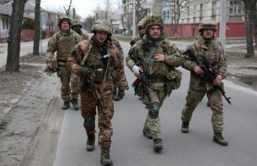 Ukraine sends delegation to meet Russian representatives at the border with Belarus, as fighting continues