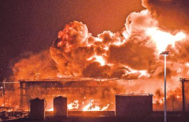 Houthis attack Saudi Arabia, major oil fire in Jeddah