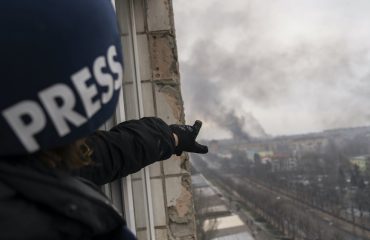 ‘Ashes of a dead land’ – Ukrainian plea as more bombs hit besieged Mariupol