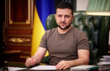 Ukraine president to press Biden, NATO for more support