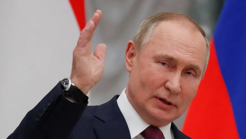 Putin warns of ‘lightning response’ to intervention in Ukraine