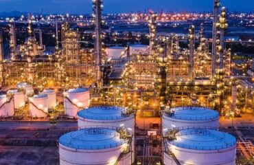 Saudi Arabia extends 1 million bpd oil output cut through December