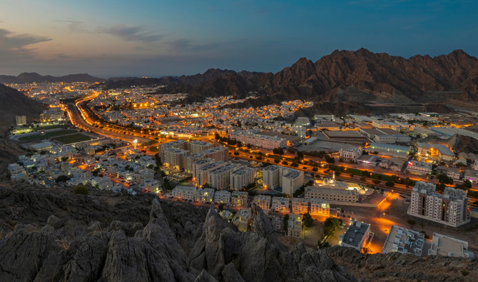 Four killed in shooting near Oman mosque
