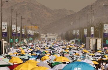 Saudi health minister visits pilgrim who received emergency cardiac surgery in Arafat